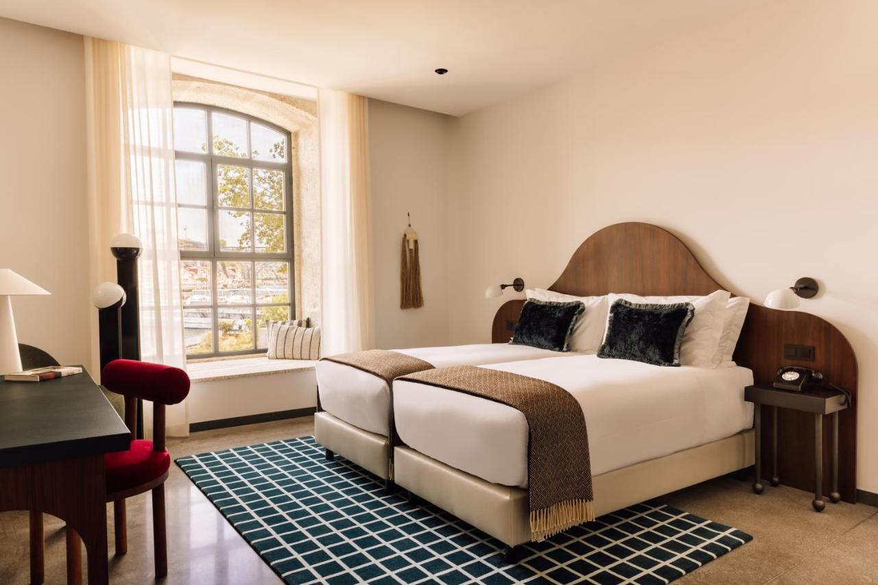 The Rebello Hotel & Spa - Small Luxury Hotels Of The World Vila Nova de Gaia Exterior foto A guest room at the Hotel 57